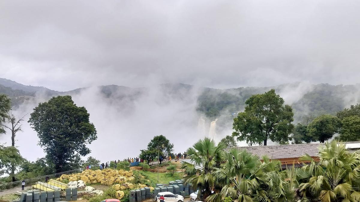 Jog Falls offers spectacular sight after release of water from Linganamakki dam in Karnataka